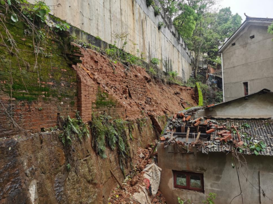 匯城上筑住宅小區用地紅線內外擋墻垮塌原因及結構安全性鑒定